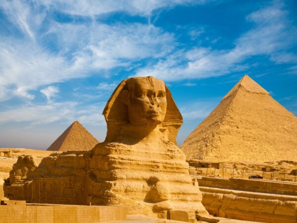 Egipto y Dubái: Magia del Desierto