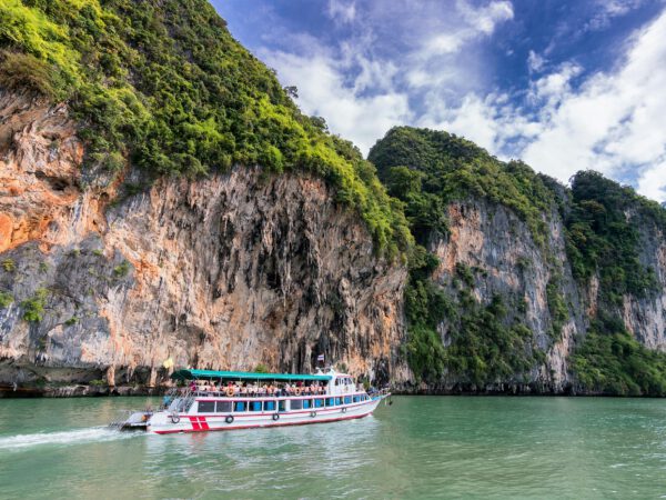 Explora Asia: Templos, Playas y Misterio
